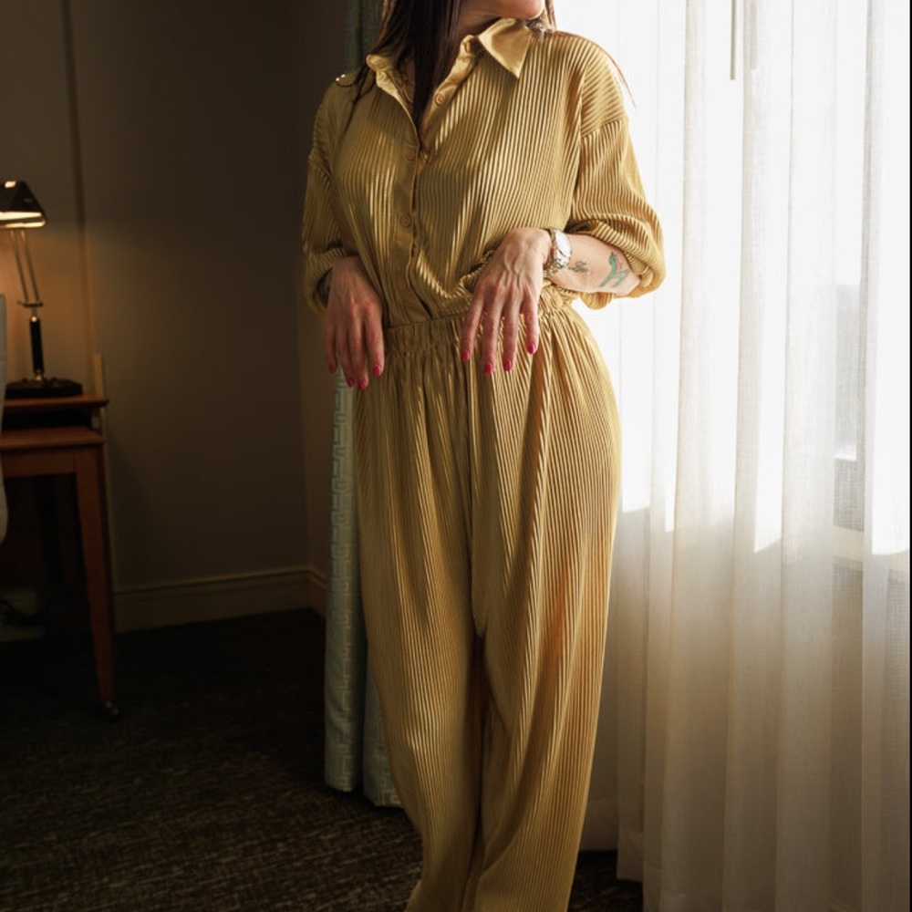 Gold Pleated Set